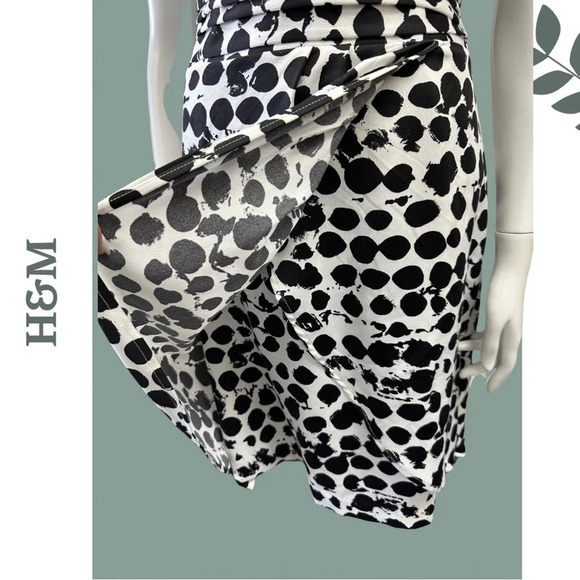 🛍️3/$40 H&M Black White Sleeveless Faux Wrap Lined Dress  Size 8 - Picture 7 of 9